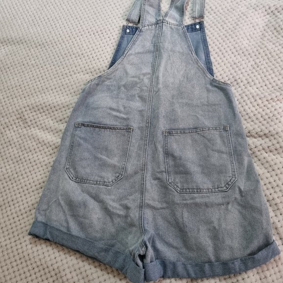 HALF PRICE SALE !!!  Cotton On Denim Short Overalls - Picture 3 of 4